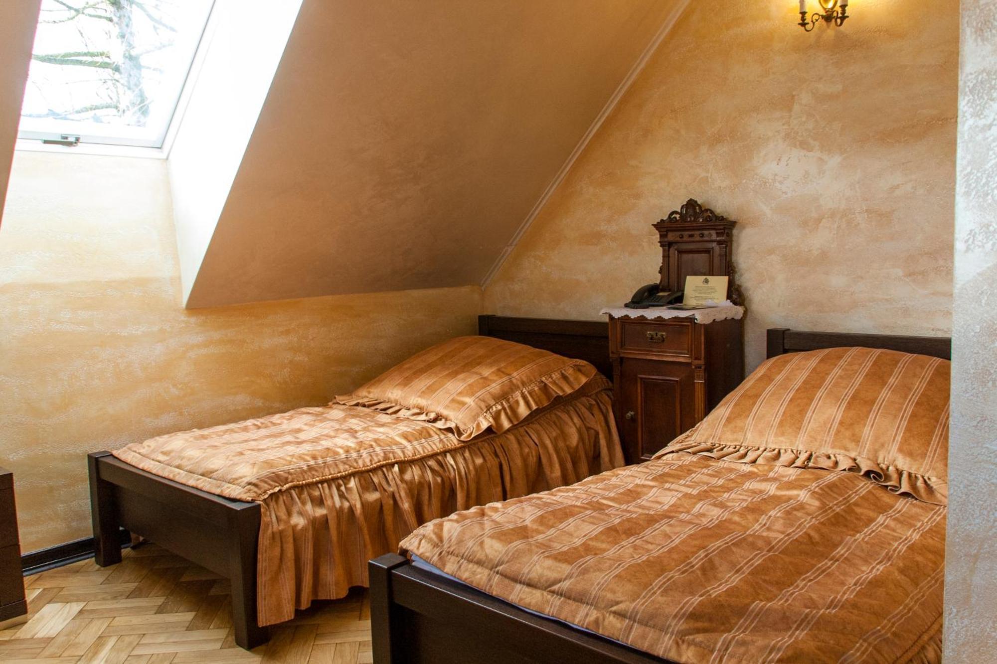 Dwor Anna Bed & Breakfast Цечежин Стая снимка