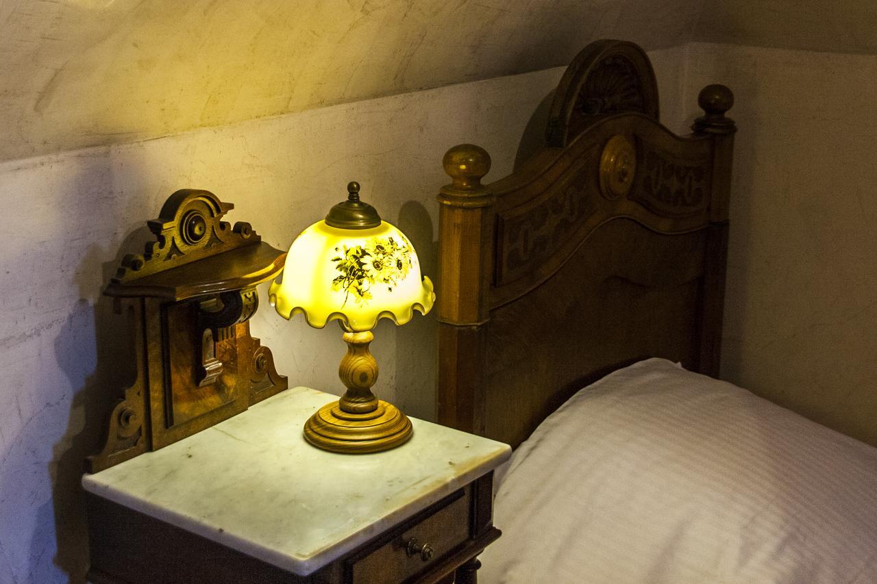 Dwor Anna Bed & Breakfast Цечежин Стая снимка