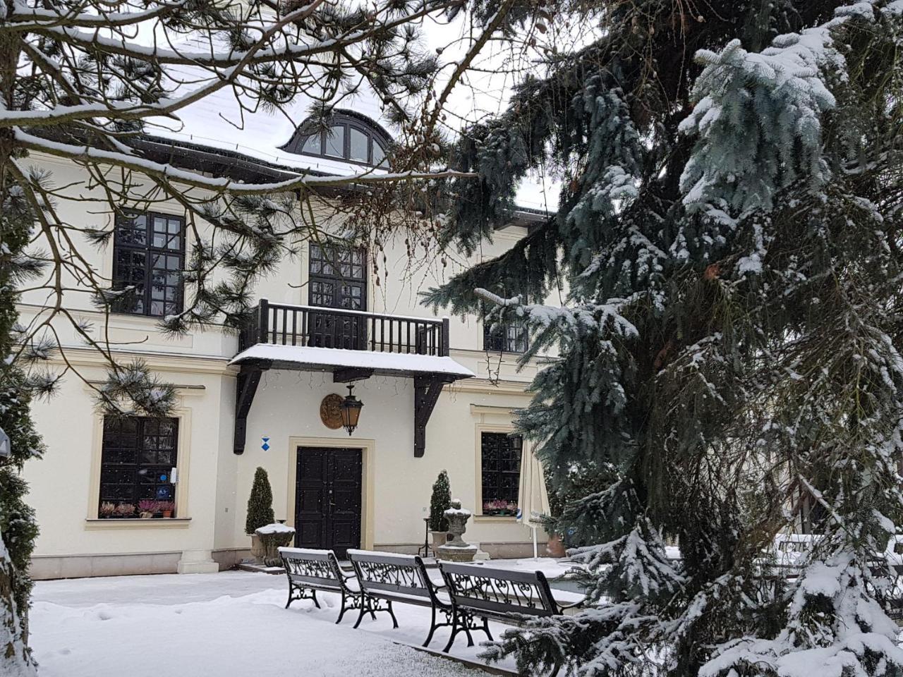 Dwor Anna Bed & Breakfast Цечежин Екстериор снимка